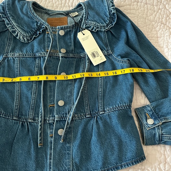 Levi's Prairie Collar Denim Jacket with Ruffle Detail NWT Small - Picture 5 of 7